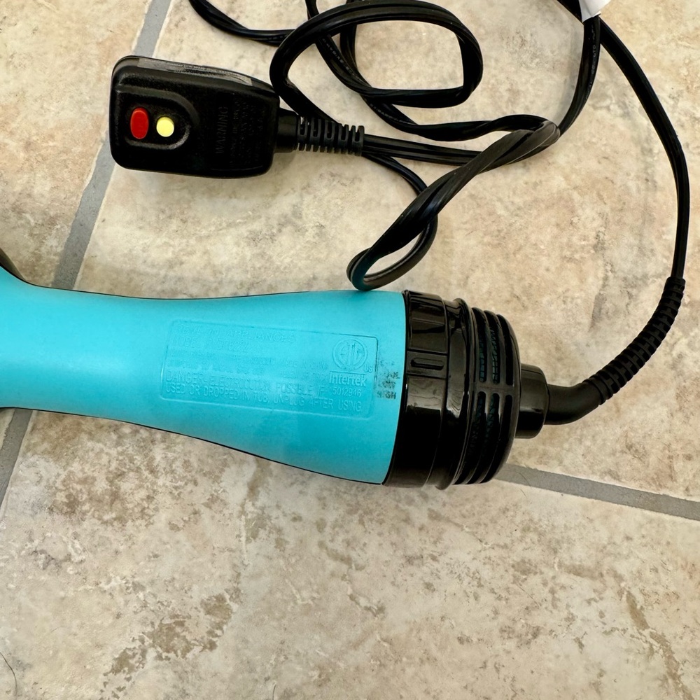 Revlon Mint Hair Dryer and Hot Air Brush - Picture 3 of 4
